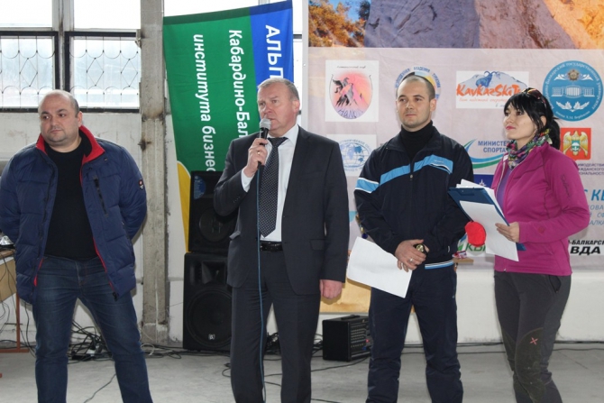 В Кабардино-Балкарии прошел I Фестиваль спортивного скалолазания "Тигры скал 2015" памяти М.В. Хергиани (Скалолазание, Альпинизм . Скалолазание. Кабардино-Балкария. Карина Мезова)