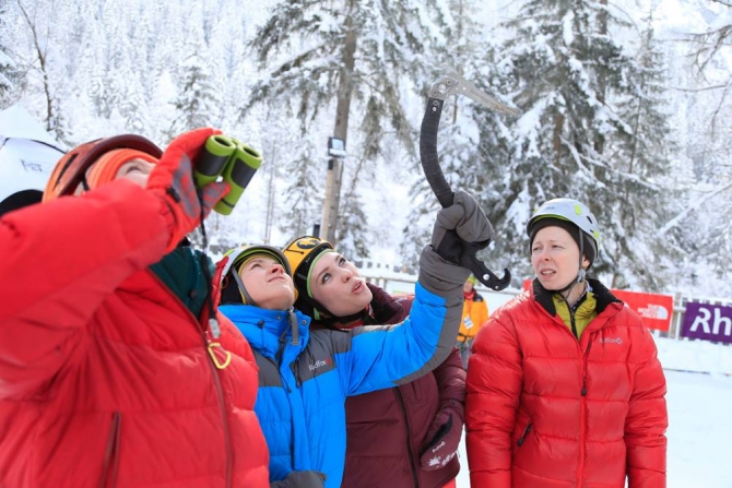 Лед Шампани. В ожидании финала Кубка мира... (Ледолазание/drytoolling, кубок мира по ледолазанию, ice wc, франция, шампань)