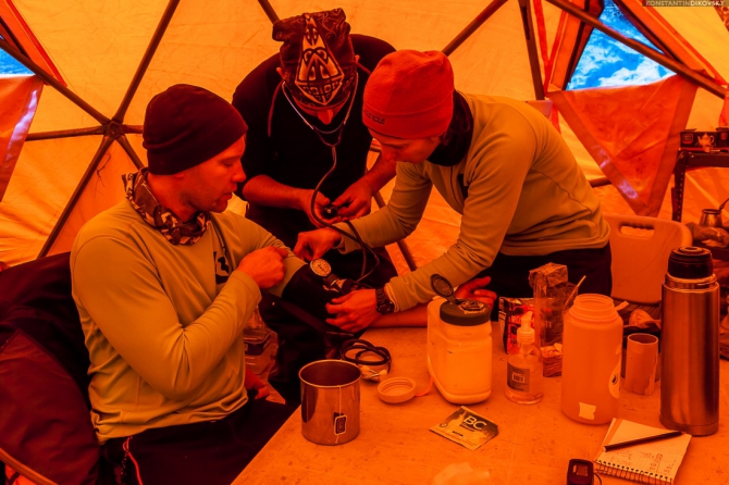 «Голодное» восхождение на Аконкагуа: как это было. Интервью с участниками Александром Вовнием и Константином Диковским. (Альпинизм)