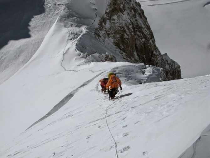 2 февраля. Каракорум и Камчатка, 2011 и 1992. (Альпинизм, денис урубко, гашербрум ii, ключевская сопка, зимний альпинизм, пакистан, экспедиции)