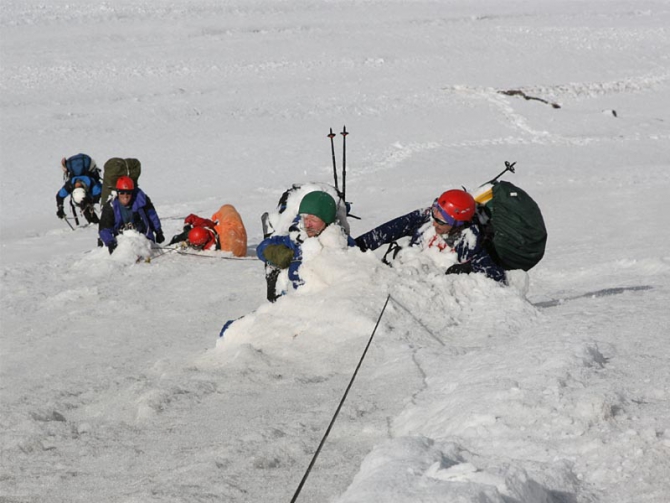 Лавины на льду (Альпинизм, восточный кызылсу, курумды, памир, маи)