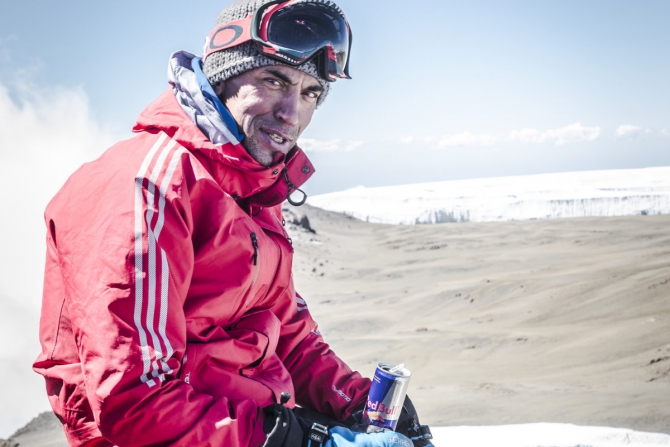 BASE с Килиманджаро. Конечно, Валерий Розов! (ухуру, бейс, крутые, экспедиции, горы, африка)