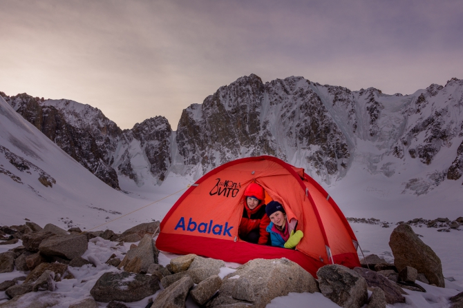 Можно долго спорить о женском альпинизме... (ала - арча, михайлова 5б, в двойке, столбы)