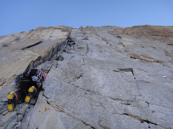 Можно долго спорить о женском альпинизме... (ала - арча, михайлова 5б, в двойке, столбы)