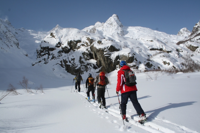 Ски-тур в Домбае зимой в 2015 году.