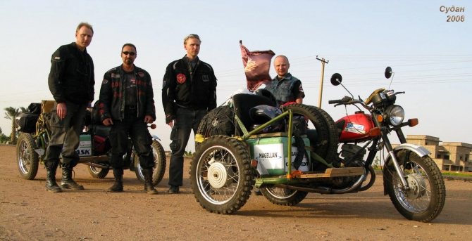 Они снова уходят в пустыню! Четыре месяца назад прошли Намиб (250 км пешком!) и вот теперь сама Великая Сахара! Чего там-то «ловить»?! (Путешествия, синельник, ладья русич, Муравицкий, Штиль, Мельничук, Шкода)