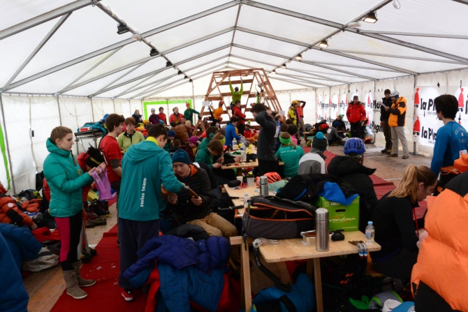 Петра Клинглер: новый расклад сил в мировом ледолазании (Ледолазание/drytoolling, швейцария, интервью, кубок мира по ледолазанию, киров, ice wc)