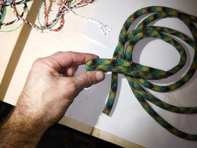 Очень мягкий страховочный ус из куска жесткой 11-миллиметровой веревки (DIY, Альпинизм, мягкий страховочный ус дубовые веревки DIY Homemade)