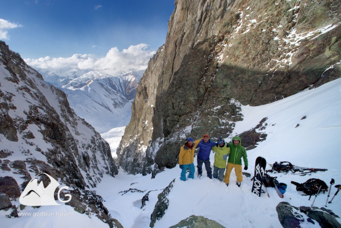 Скитур в районе горы Чаухи (3842 м). Грузия. (бэккантри, сплитборд, гудаури, чаухи бэккантри кэмп, фрирайд-альпинизм, gudauritravel)