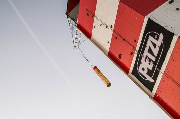 ЛЕДОЛАЗАНИЕ в ВОРОНЕЖЕ. Первые соревнования. (Ледолазание/drytoolling, скалолазание, драйтулинг, трудность, маяк)