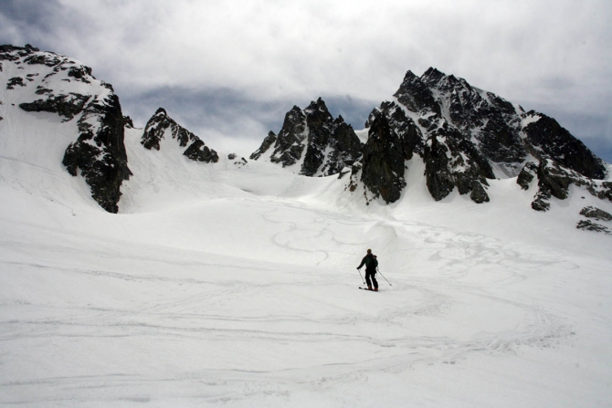 На ски-туре в ущелье Адырсу. "РИСК онсайт" №64 (риск 64, горы, ски-альпинизм, кавказ, уллутау, приэльбрусье)