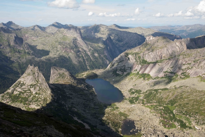 Зоопарк заказывали? - Что значит: «Нет, спасибо.»!? УПЛОЧЕНО! (Горный туризм, ергаки, медведь в палатке)