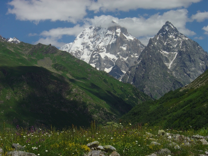 Многоликая Ушба. Фотоальбом (Горный туризм)