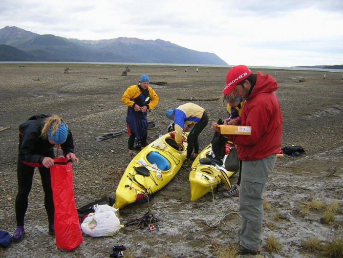 Если вы никогда не тонули в Магелановом проливе, в шторме, сидя в байдарке, во время соревнований, можно почитать, как это было у нас.. (Мультигонки, Patagonia expedition race, патагония, чили, Пунта-Аренас, Торрес-дель-Пайне, Перрито-Морено)