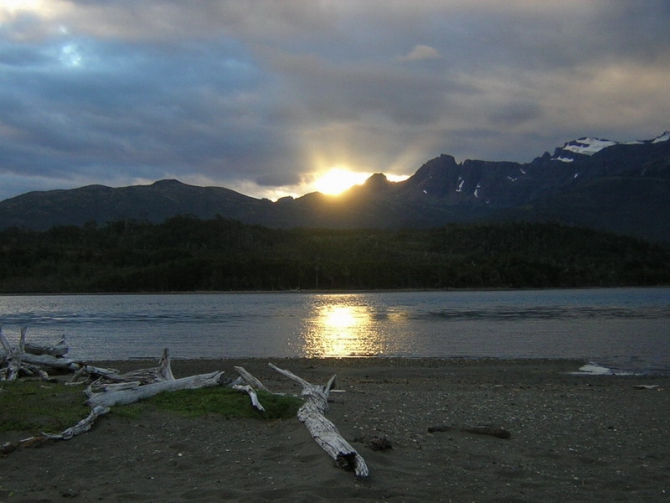 Если вы никогда не тонули в Магелановом проливе, в шторме, сидя в байдарке, во время соревнований, можно почитать, как это было у нас.. (Мультигонки, Patagonia expedition race, патагония, чили, Пунта-Аренас, Торрес-дель-Пайне, Перрито-Морено)