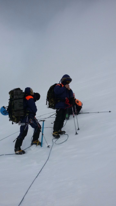 Члены международного проекта "Звезда Победы" совершили восхождение на Казбек. (Альпинизм)