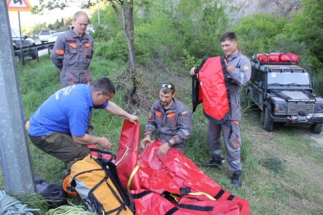 Севастопольские спасатели получили подарок (Альпинизм)