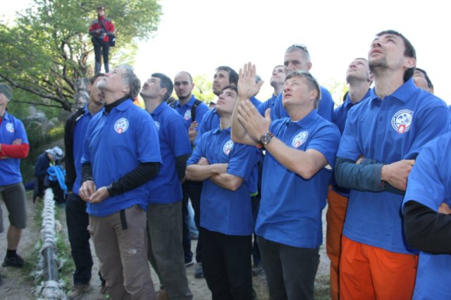 Севастопольские спасатели получили подарок (Альпинизм)