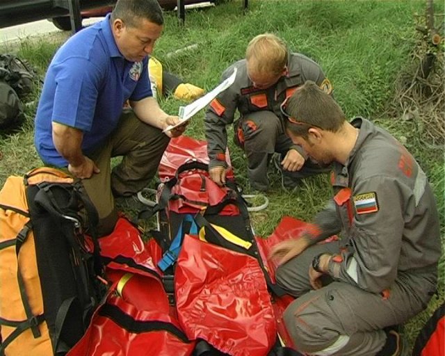 Севастопольские спасатели получили подарок (Альпинизм)