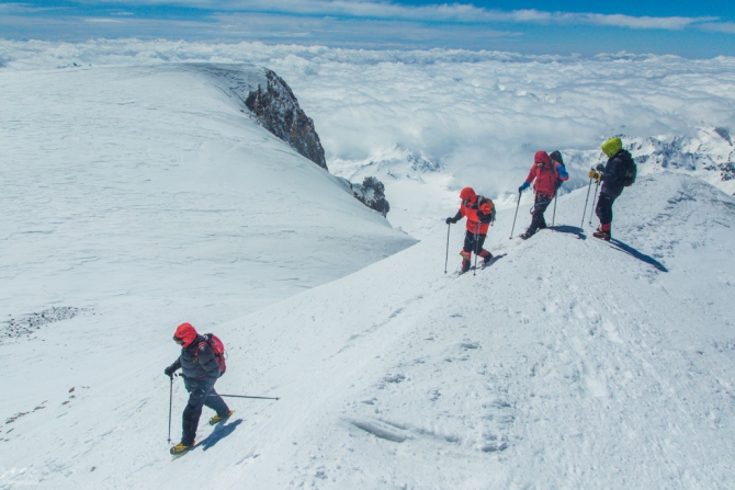Red Fox Elbrus Race 2015. Предварительные результаты скоростного восхождения на Западную вершину Эльбруса (5642 м, Альпинизм, скайраннинг, вертикальный км, скоростное восхождение, 2015 Russian Skyrunner Series®, SkyMarathon® - Mt Elbrus)