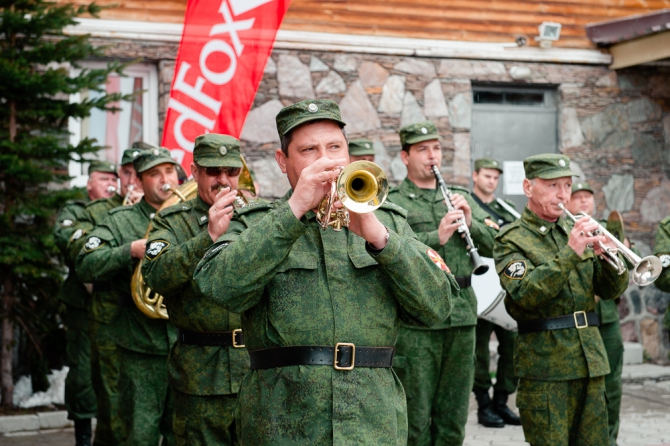 Завершающее событие фестиваля Red Fox Elbrus Race – Red Fox TSL Challenge, забег на снегоступах (Альпинизм, скайраннинг, забег на снегоступах Red Fox TSL Challenge)