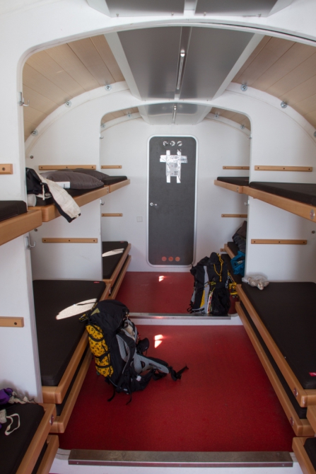 "Снегопад." Вечер 9 мая на Липрусе. Перед восхождением на Эльбрус. (Альпинизм, leaprus, песни под гитару, риск онсайт, альпинизм)