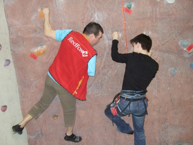 Презентация адаптивного скалолазания для детей с ограниченными возможностями в Санкт-Петербурге (Скалолазание, адаптивное скалолазание, михаил сапаров, планета спорт, скалодром)