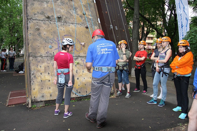 Горная Школа АльпИндустрии в Москве. Первое занятие состоялось! (Альпинизм, alpindustria, альпиндустрия, бесплатные занятия, бесплатное обучение, обучение, тренировки)