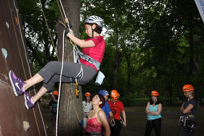 Горная Школа АльпИндустрии в Москве. Первое занятие состоялось! (Альпинизм, alpindustria, альпиндустрия, бесплатные занятия, бесплатное обучение, обучение, тренировки)