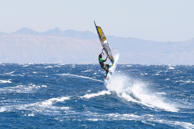 Здесь и сейчас (Вода, поэзия, виндсерфинг, дахаб, южный синай, египет)