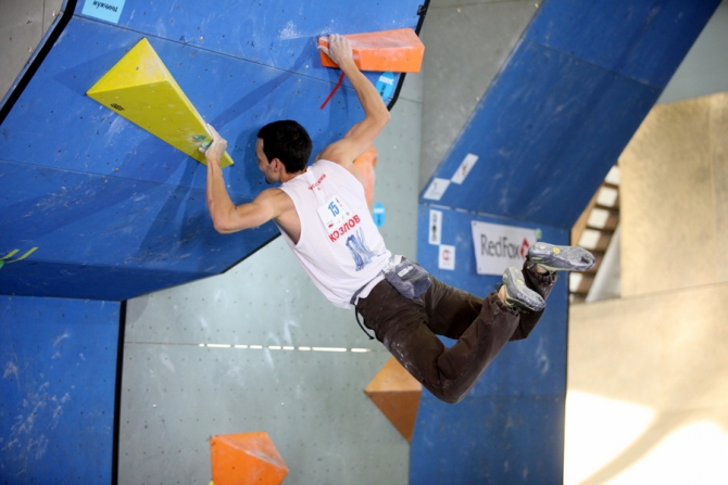 Интервью с бронзовыми призерами чемпионата России-2015 в боулдеринге (Скалолазание, красноярск, чемпионат россии, скалолазание, василий козлов, красноярский край, екатерина андреева, санкт-петербург, дмитрий шарафутдинов, рустам гельманов)