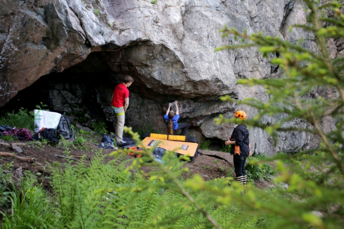 Red Fox Karelian Rocks. Подготовка боулдер-трасс (Скалолазание, скалолазание, боулдеринг, фестиваль, redfox, karelianrocks, карелианрокс, climbing, bouldering, redfoxkarelianrocks)