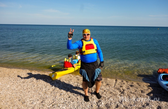 Неизведанное побережье Крыма: мыс Киик-Атлама и Карадаг (Вода, каяки, восточный крым, орджоникидзе, каякинг в Крыму, морские байдарки, каяки карадаг)