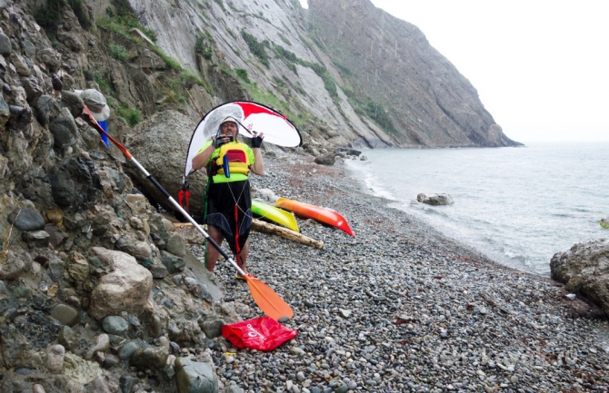 Неизведанное побережье Крыма: мыс Киик-Атлама и Карадаг (Вода, каяки, восточный крым, орджоникидзе, каякинг в Крыму, морские байдарки, каяки карадаг)