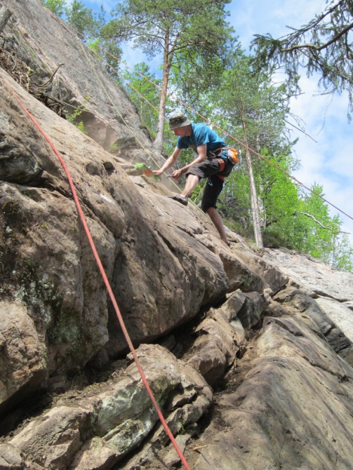 Про добрых и не добрых людей, добровольных помощниках и пропавшей станции... (Скалолазание, скалолазание, карелия, Змеиная гора)
