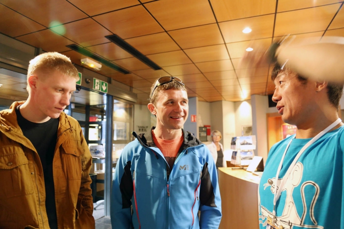 По следам Piolets d'Or. Александр Гуков и Алексей Лончинский (Альпинизм, события, горы, золотой ледоруб, экспедиции, награды, шамони, курмайор, крутые, восхождения 2014 года)