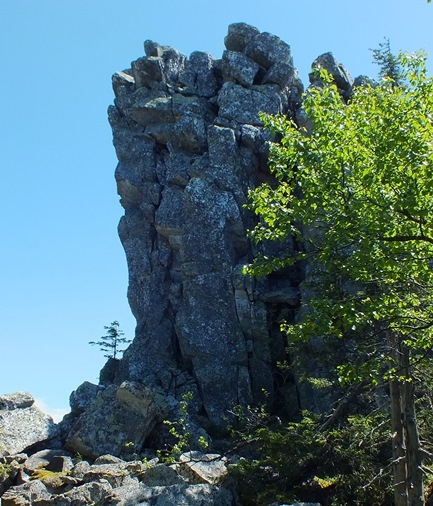 Скалы, г. Мал. Увал, хр. Бол. Сука. (Скалолазание)