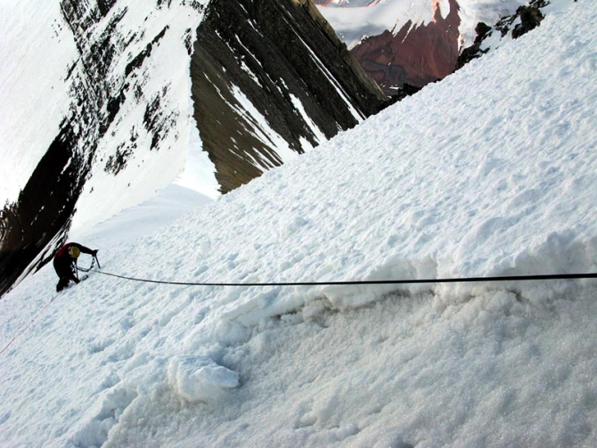 Лавины на льду (Альпинизм, восточный кызылсу, курумды, памир, маи)