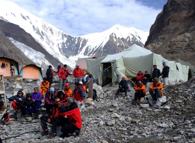 Жизнь на Хане. Энциклопедия в картинках. Вертолёты. (Альпинизм, киноэкспедиция, хан тенгри)