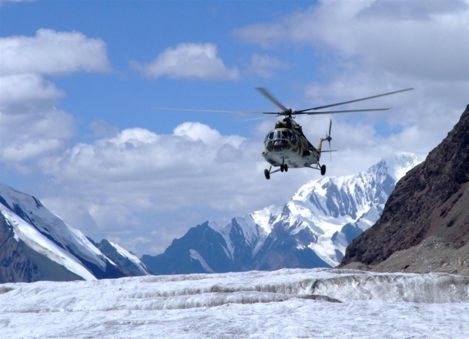 Жизнь на Хане. Энциклопедия в картинках. Вертолёты. (Альпинизм, киноэкспедиция, хан тенгри)
