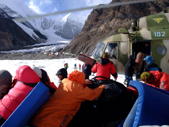 Жизнь на Хане. Энциклопедия в картинках. Вертолёты. (Альпинизм, киноэкспедиция, хан тенгри)