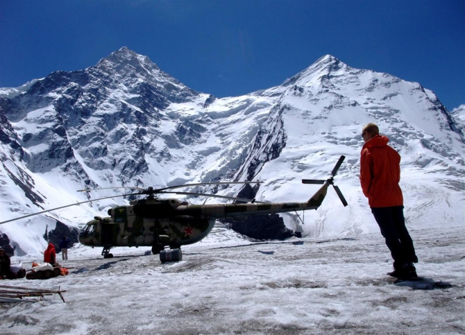 Жизнь на Хане. Энциклопедия в картинках. Вертолёты. (Альпинизм, киноэкспедиция, хан тенгри)