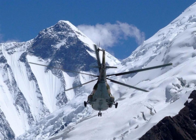 Жизнь на Хане. Энциклопедия в картинках. Вертолёты. (Альпинизм, киноэкспедиция, хан тенгри)