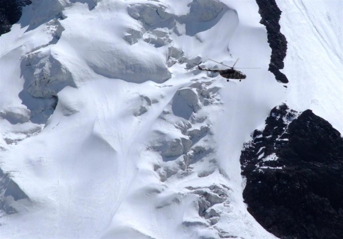 Жизнь на Хане. Энциклопедия в картинках. Вертолёты. (Альпинизм, киноэкспедиция, хан тенгри)