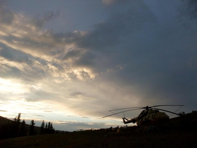 Жизнь на Хане. Энциклопедия в картинках. Вертолёты. (Альпинизм, киноэкспедиция, хан тенгри)