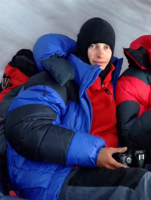 Жизнь на Хане. Энциклопедия в картинках. Девушки. (Альпинизм, киноэкспедиция, северный иныльчек, тянь-шань, хан тенгри)