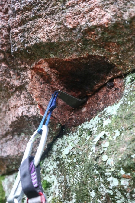 "Жумар" для трещин. Cam hook. (Альпинизм, кам хук, ито)