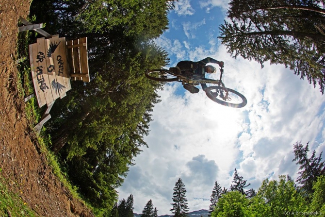 Иван Малахов: Спускаться, где пожелаешь (Вело, важно. новое страхование, горный лыжи, фрирайд, маунтинбайк, велосипед, горы, риск.ру, важно)