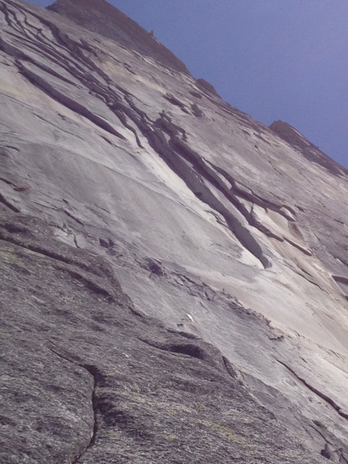 Упавшая классика. На северо-западной стене Хаф-Доума обвалился ключевой участок маршрута... (Альпинизм, камнепад, горы, йосемити, сша, классический маршрут, северо-западная стена хаф-доум)