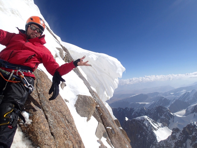Цель: нетронутая вершина пика Белый. Команда: московская тройка Нилов-Головченко – Григорьев. (Альпинизм, пик белый, экспедиция, лето, горы на которых никто не бывал)